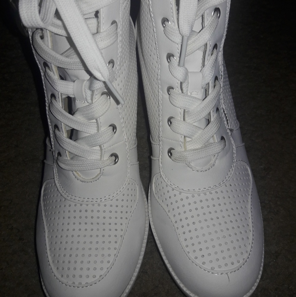Wedge sneakers